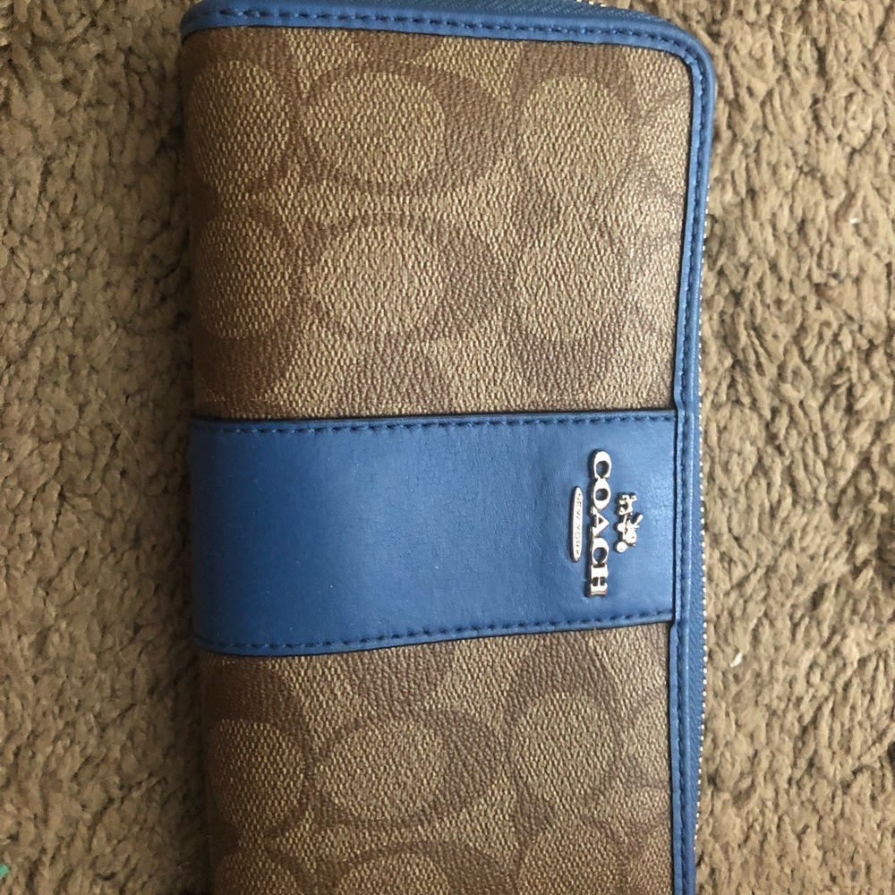 Coach wallet
